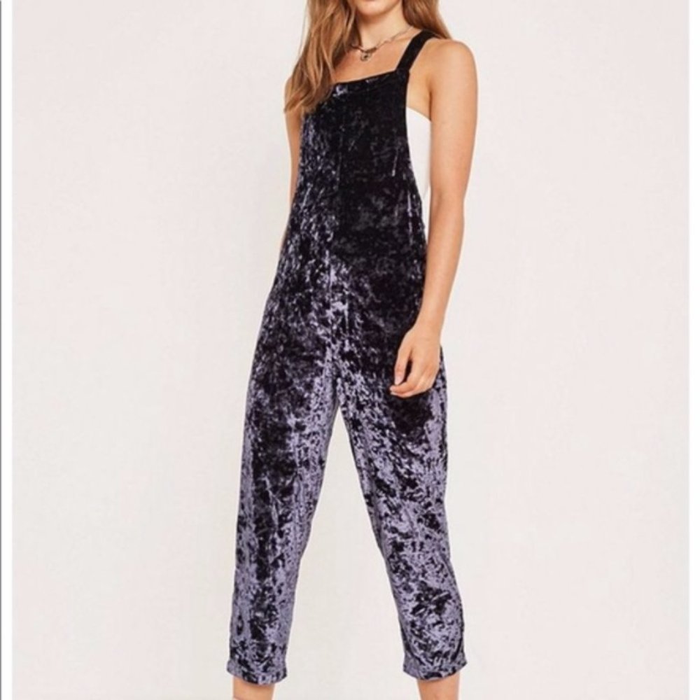 URBAN OUTFITTERS PURPLE VELVET OVERALLS